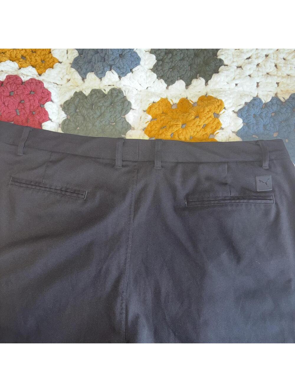 Puma Enjoy Golf Non Slip Waistband Black Stretch Golf or casual Shorts Size 42 - Picture 5 of 6